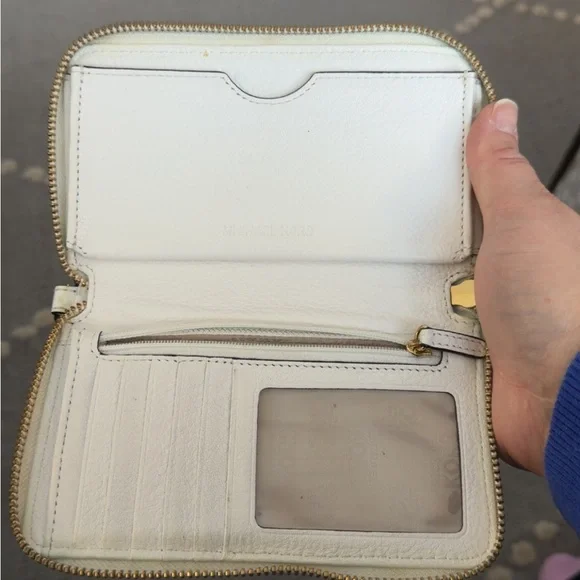 Michael Kors Cream Wallet with Gold Emblem - Picture 2 of 2